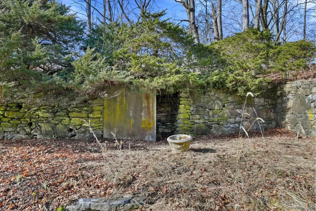 335 Roaring Brook Road Chappaqua NY 10514