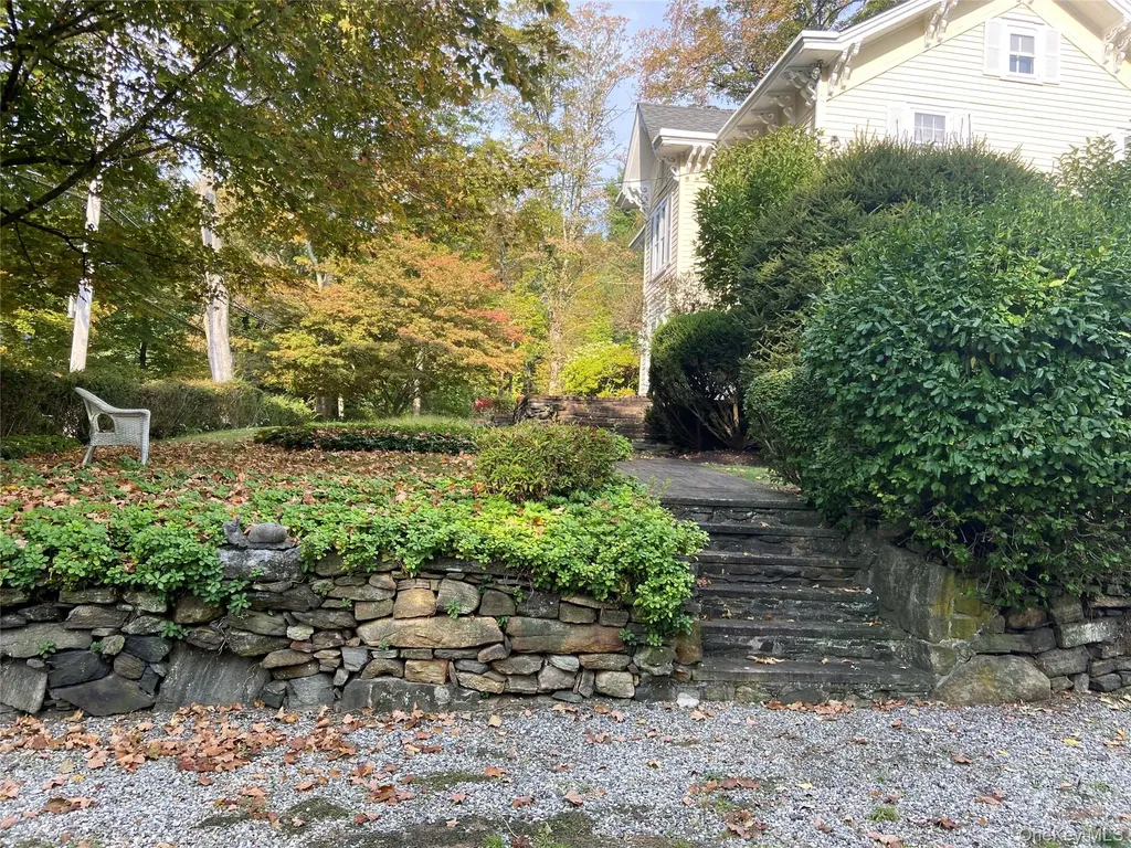 335 Roaring Brook Road Chappaqua NY 10514