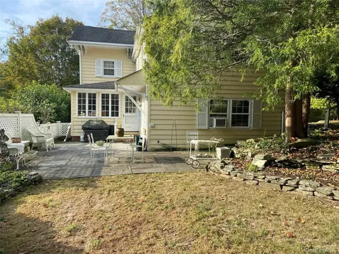 335 Roaring Brook Road Chappaqua NY 10514