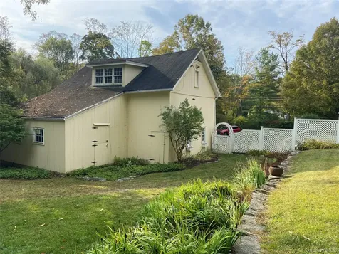 335 Roaring Brook Road Chappaqua NY 10514
