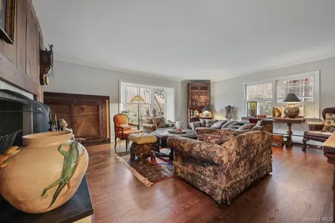 335 Roaring Brook Road Chappaqua NY 10514