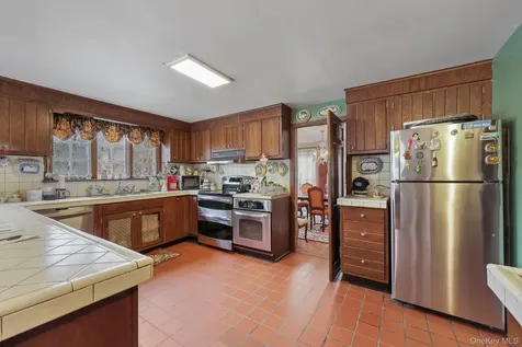 335 Roaring Brook Road Chappaqua NY 10514