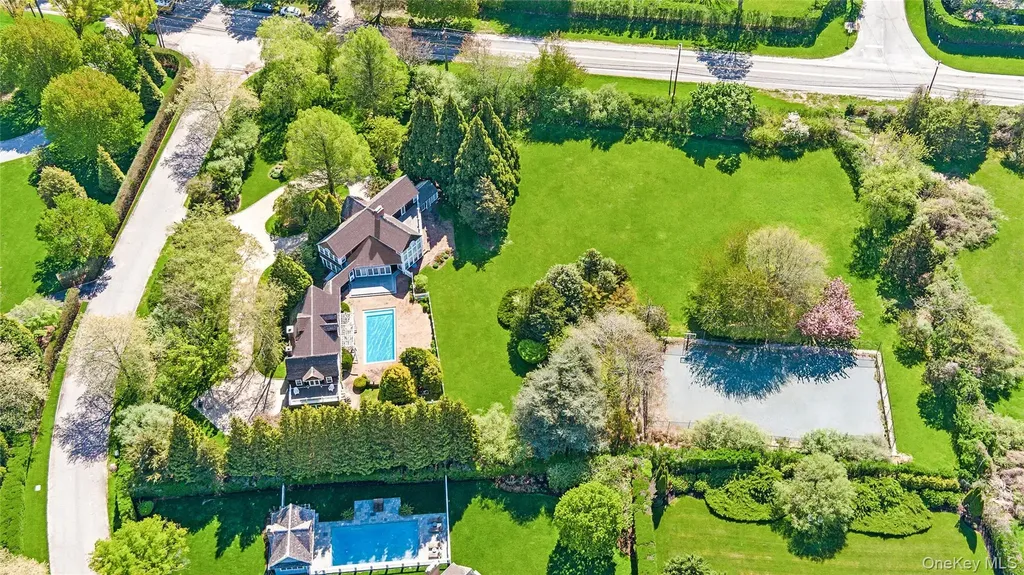 19 And 33 Bridgefield Road Bridgehampton NY 11932