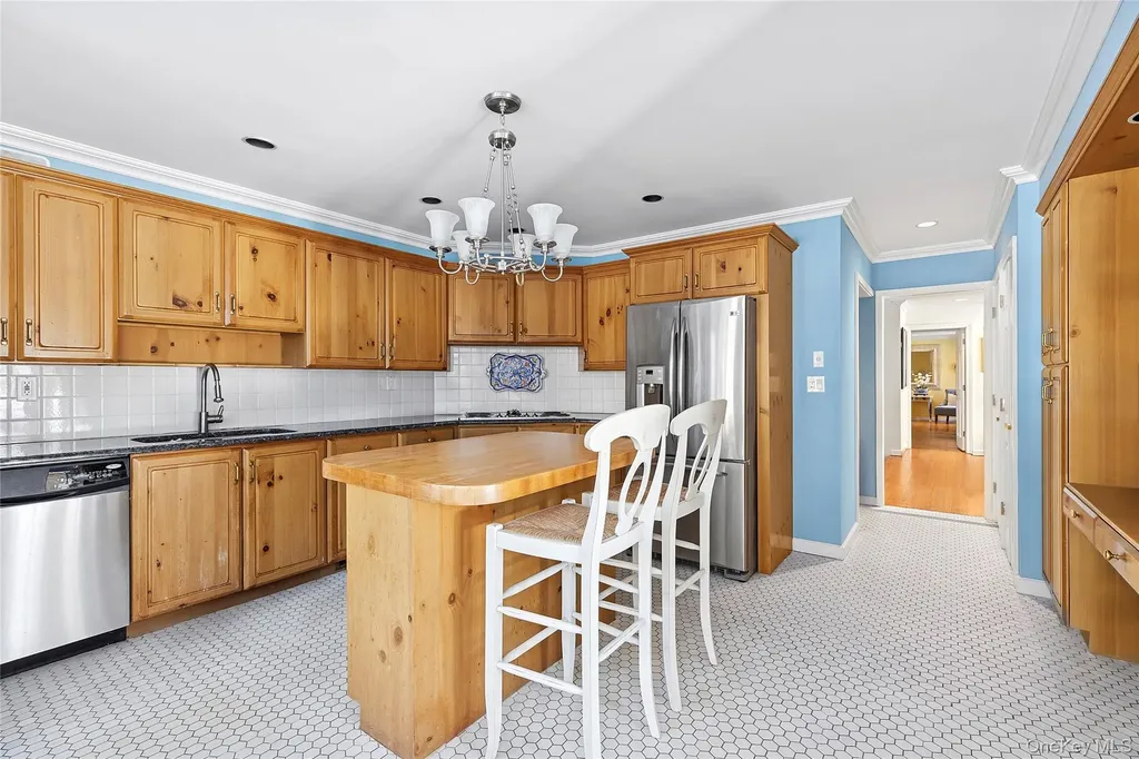 19 And 33 Bridgefield Road Bridgehampton NY 11932