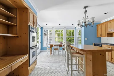 19 And 33 Bridgefield Road Bridgehampton NY 11932