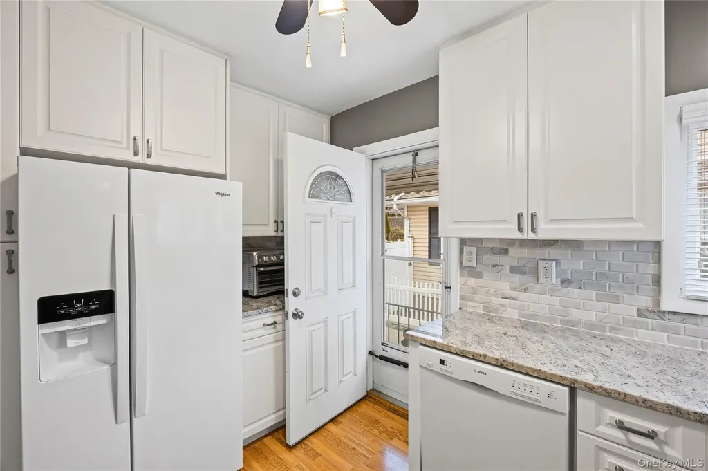 527 Spruce Lane East Meadow NY 11554