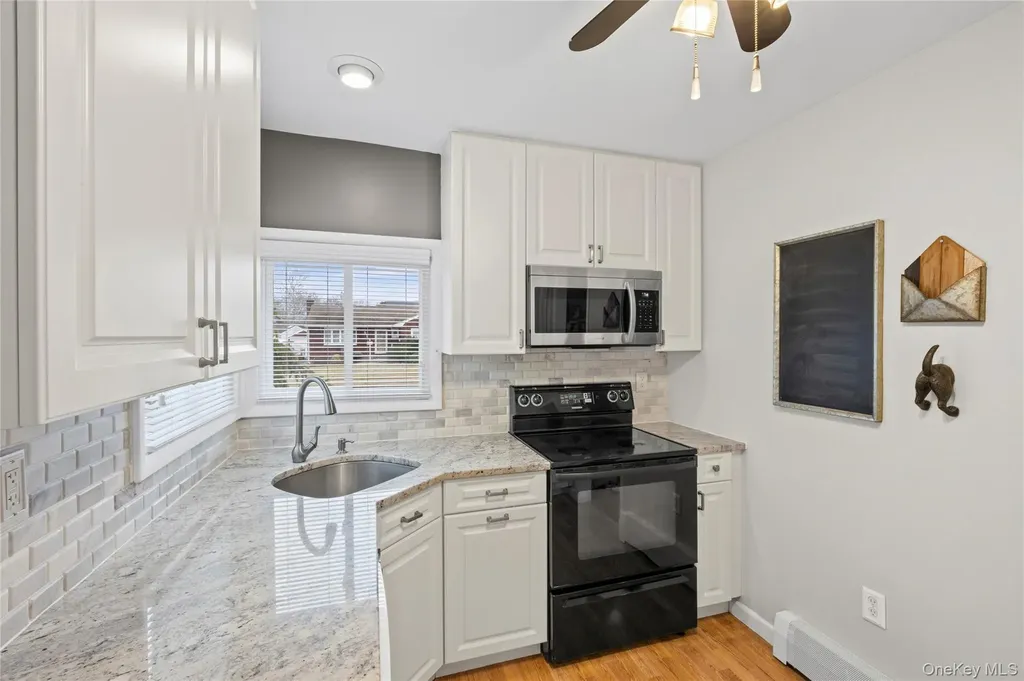 527 Spruce Lane East Meadow NY 11554