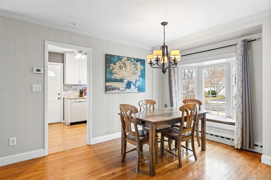 527 Spruce Lane East Meadow NY 11554
