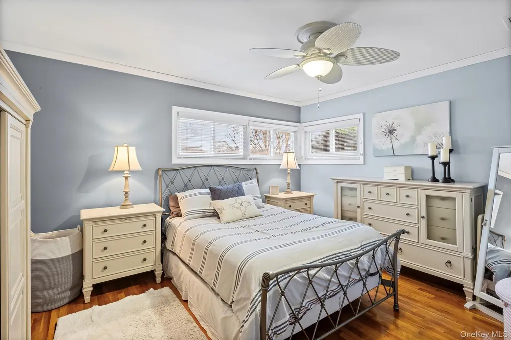 527 Spruce Lane East Meadow NY 11554