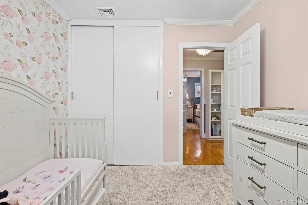 527 Spruce Lane East Meadow NY 11554