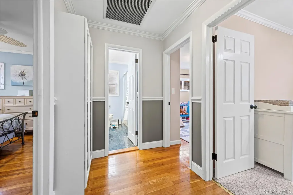 527 Spruce Lane East Meadow NY 11554