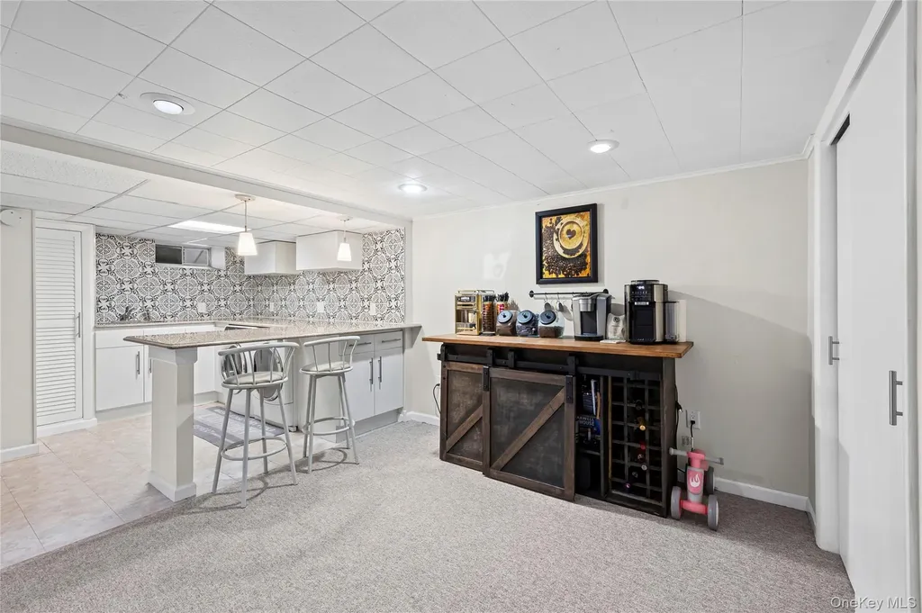 527 Spruce Lane East Meadow NY 11554