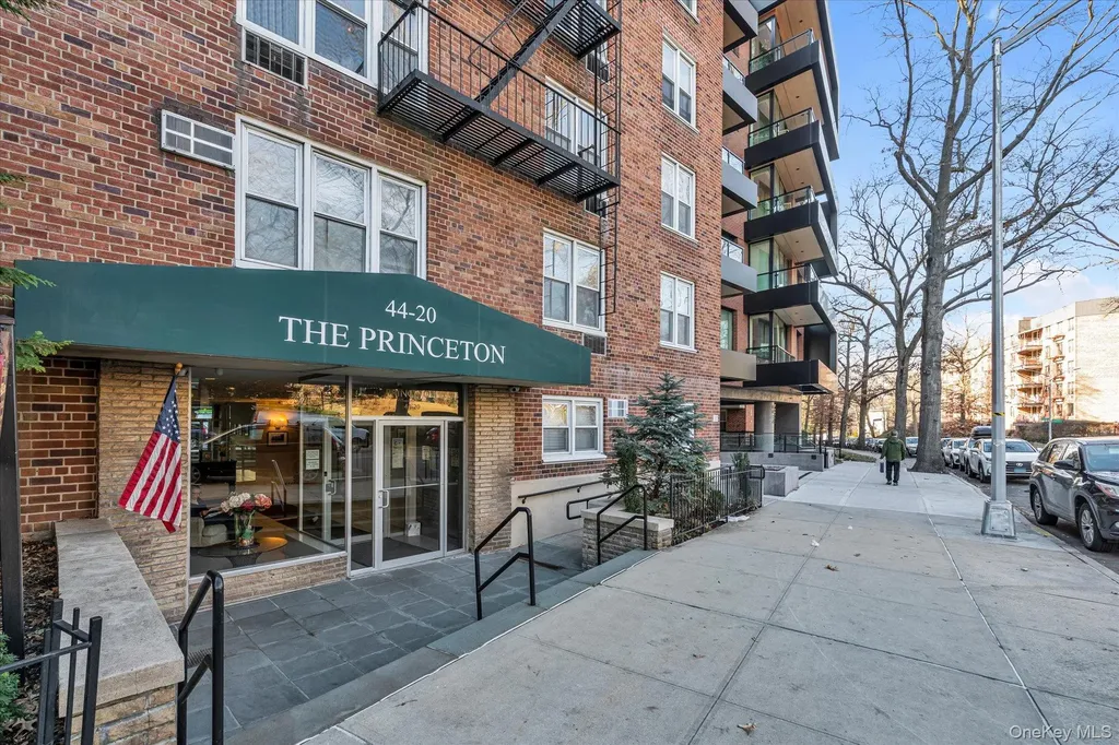 44-20 Douglaston Parkway Douglaston NY 11363