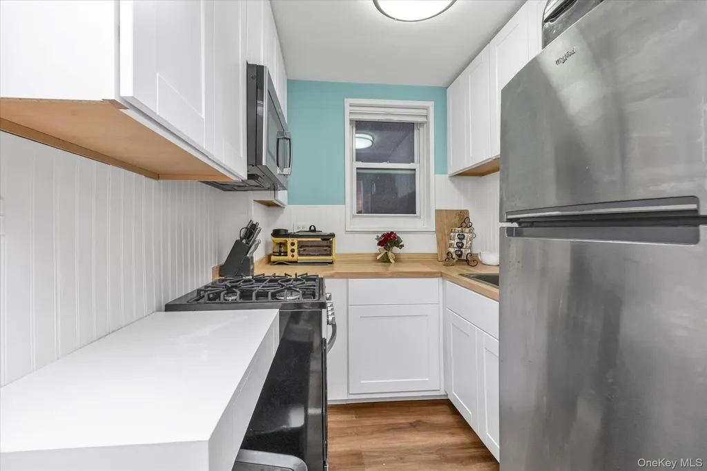 44-20 Douglaston Parkway Douglaston NY 11363