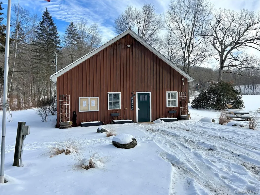 20 Hickory Lane Pawling NY 12564