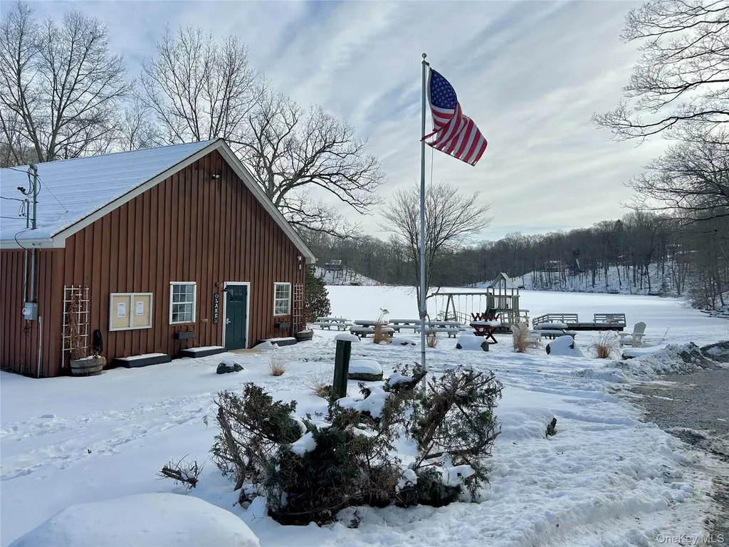 20 Hickory Lane Pawling NY 12564