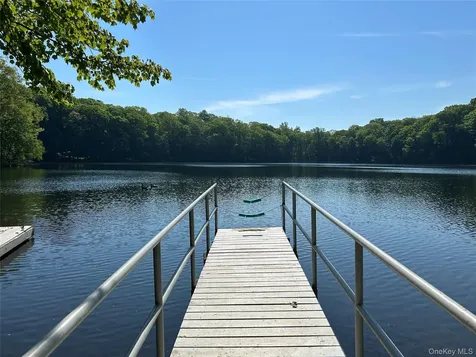 20 Hickory Lane Pawling NY 12564