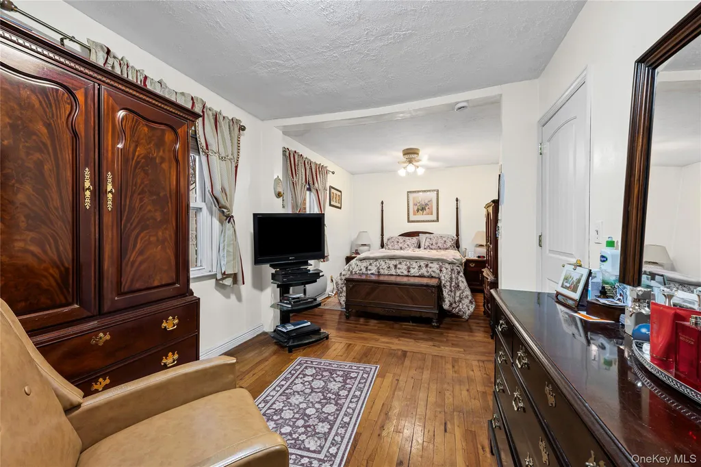 25 Everett Street Valley Stream NY 11580