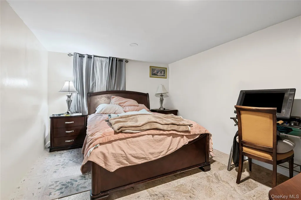 25 Everett Street Valley Stream NY 11580