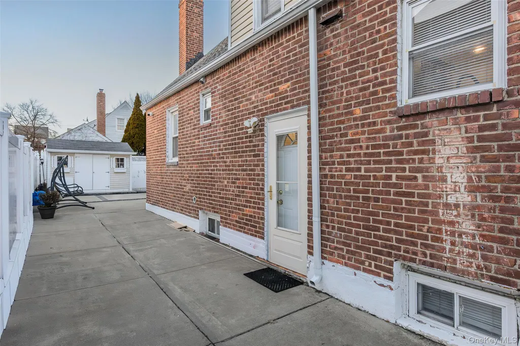 25 Everett Street Valley Stream NY 11580