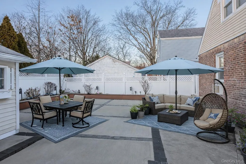 25 Everett Street Valley Stream NY 11580