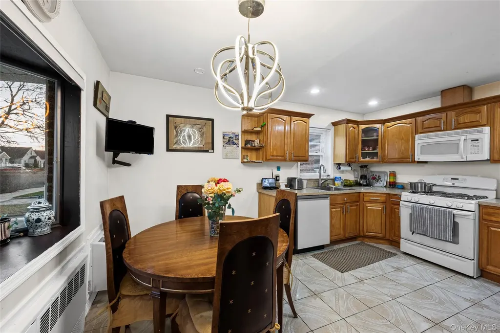 25 Everett Street Valley Stream NY 11580