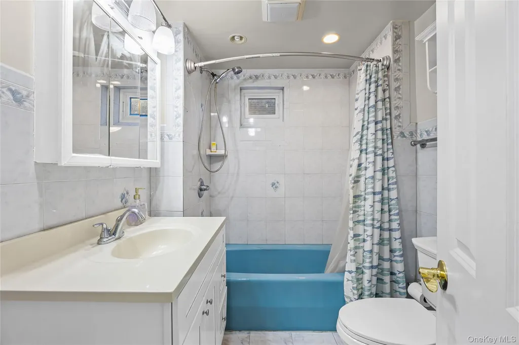 25 Everett Street Valley Stream NY 11580