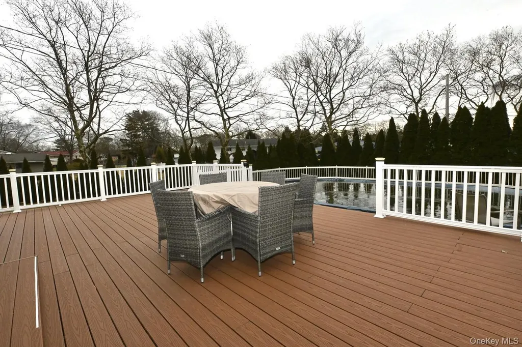 7 Mcnulty Street Dix Hills NY 11746