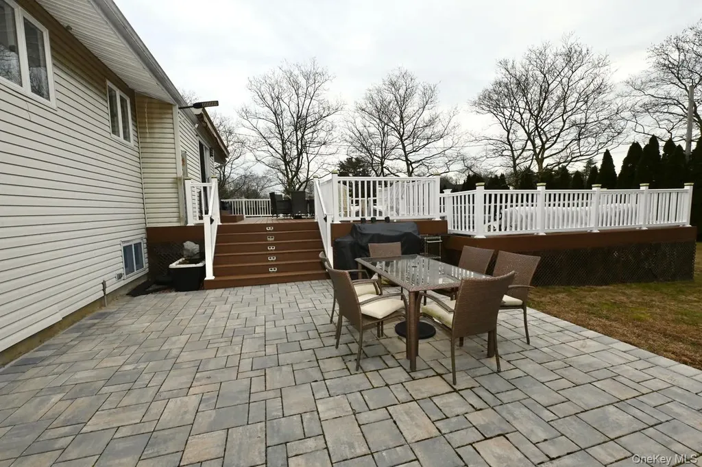 7 Mcnulty Street Dix Hills NY 11746