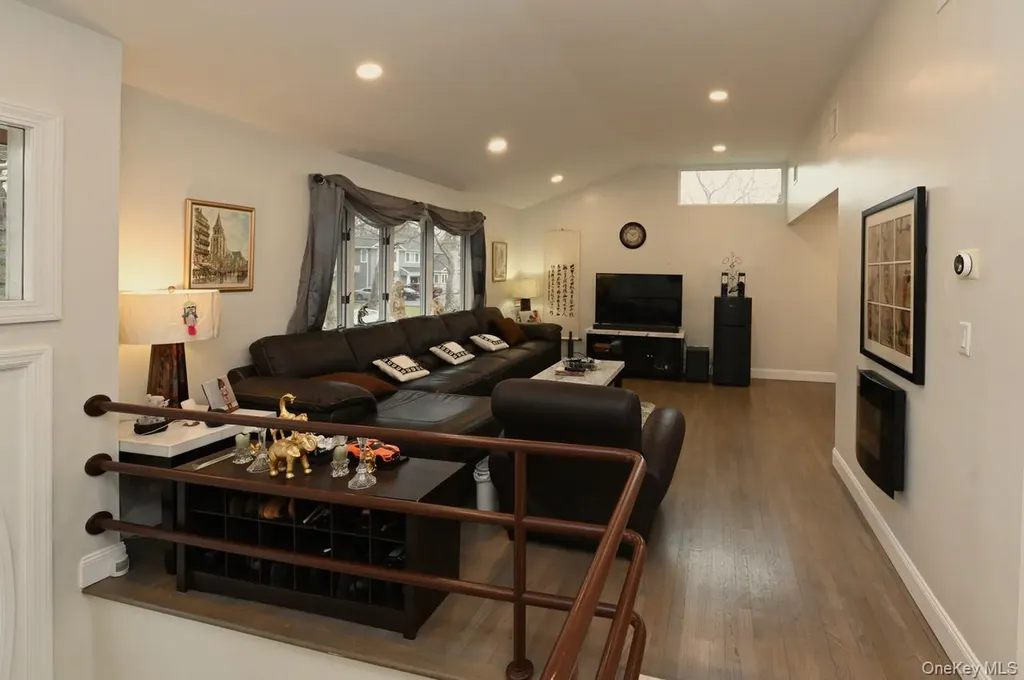 7 Mcnulty Street Dix Hills NY 11746