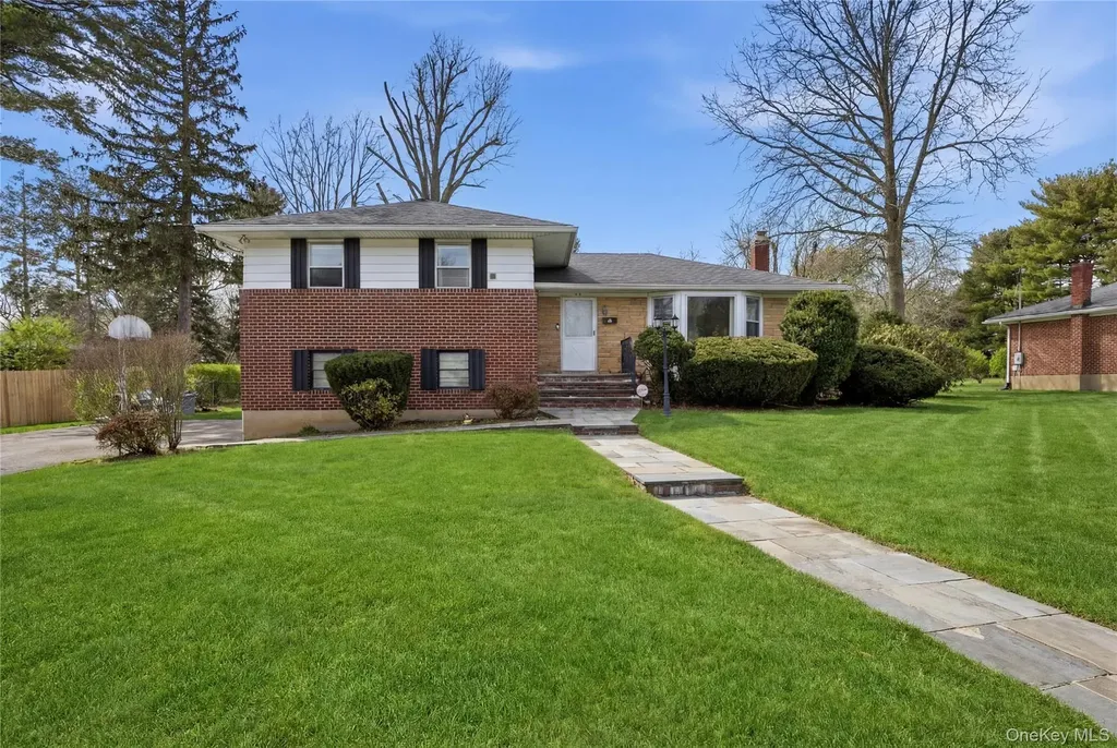 12 Viola Drive Glen Cove NY 11542