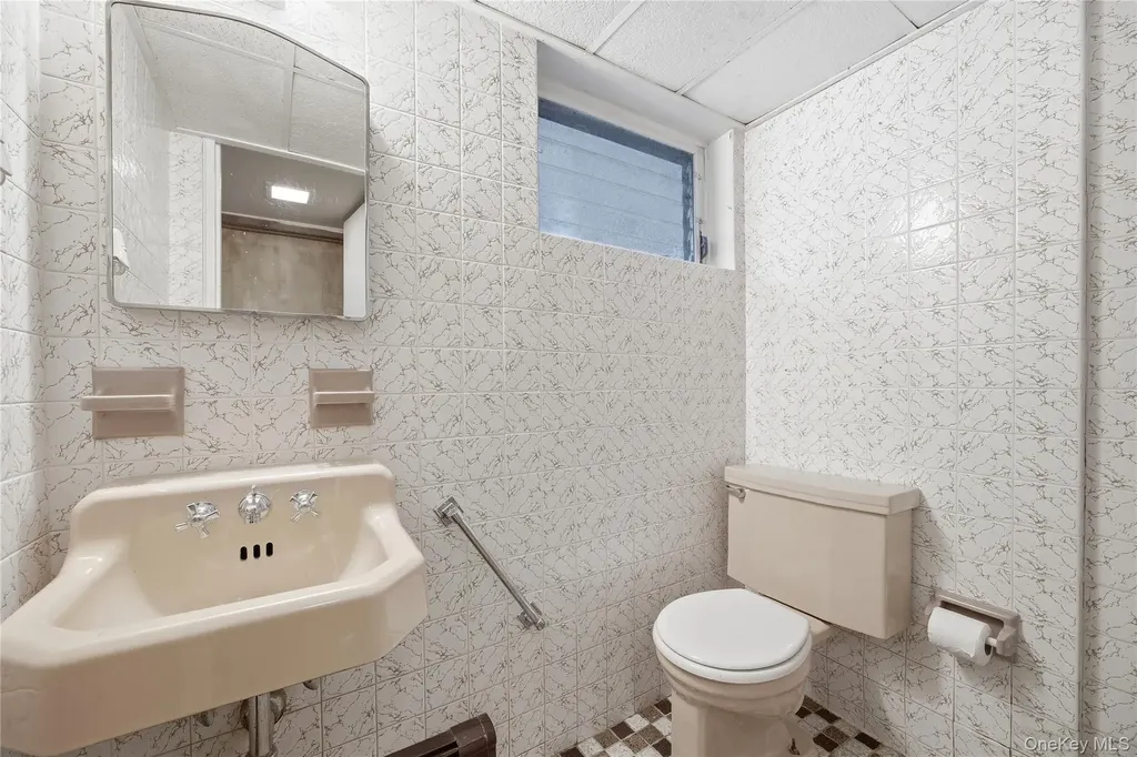 12 Viola Drive Glen Cove NY 11542