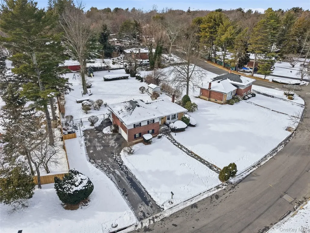 12 Viola Drive Glen Cove NY 11542