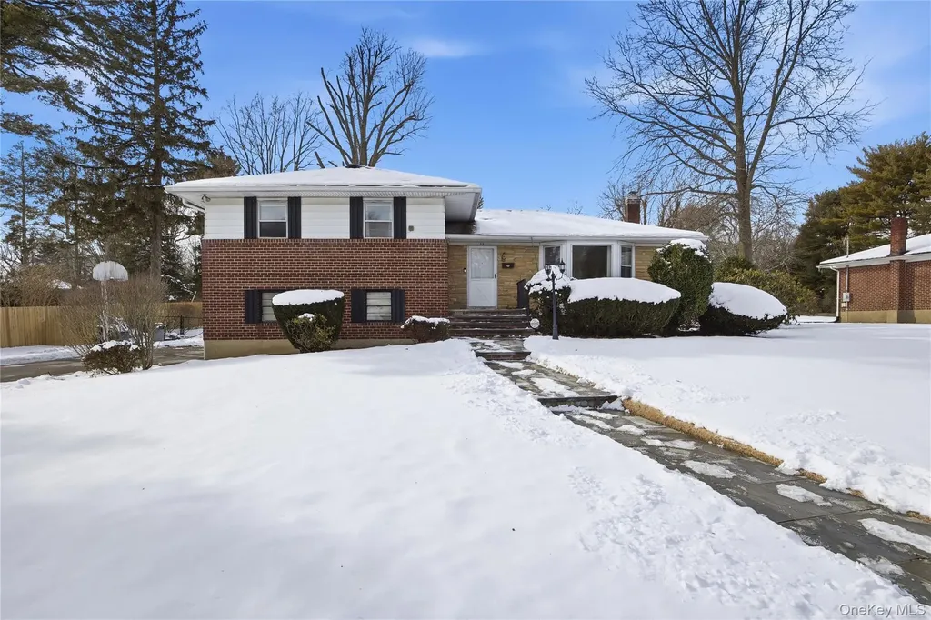 12 Viola Drive Glen Cove NY 11542