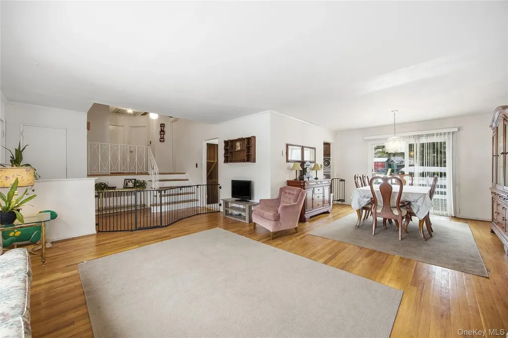 12 Viola Drive Glen Cove NY 11542