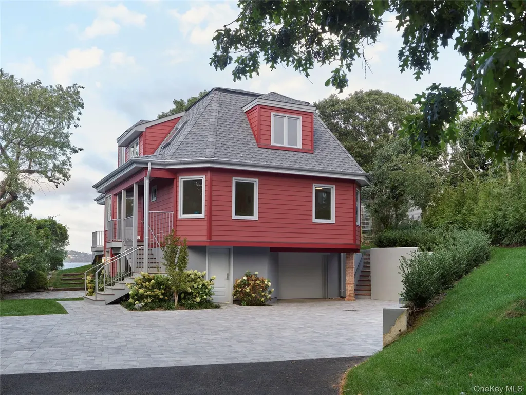 2 Sun Court Hampton Bays NY 11946