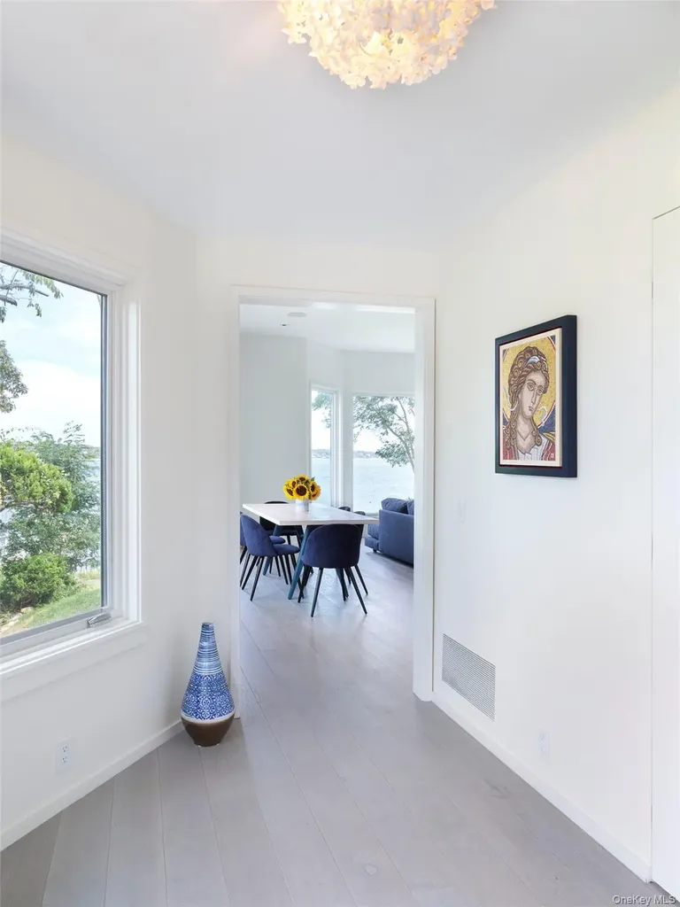 2 Sun Court Hampton Bays NY 11946