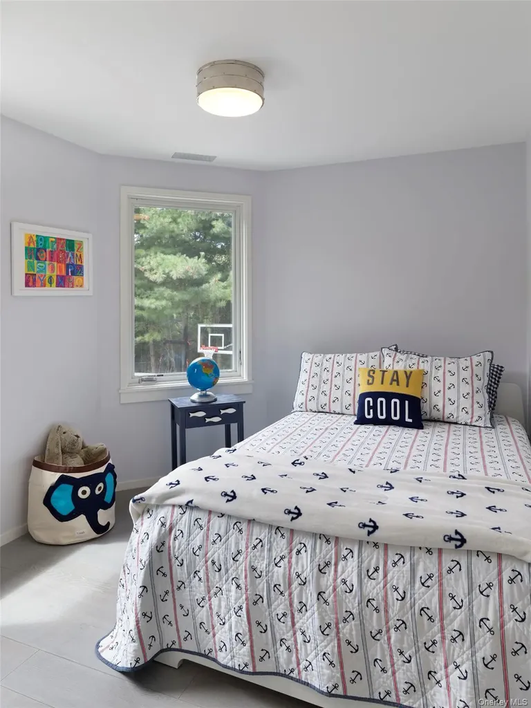 2 Sun Court Hampton Bays NY 11946