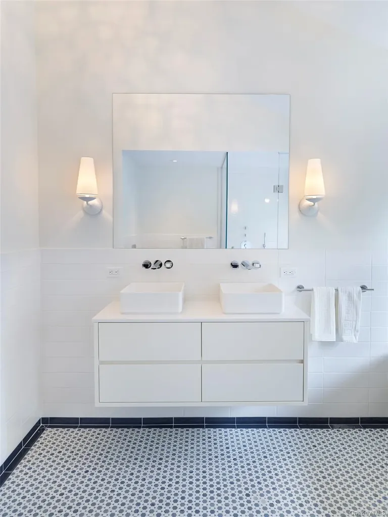 2 Sun Court Hampton Bays NY 11946