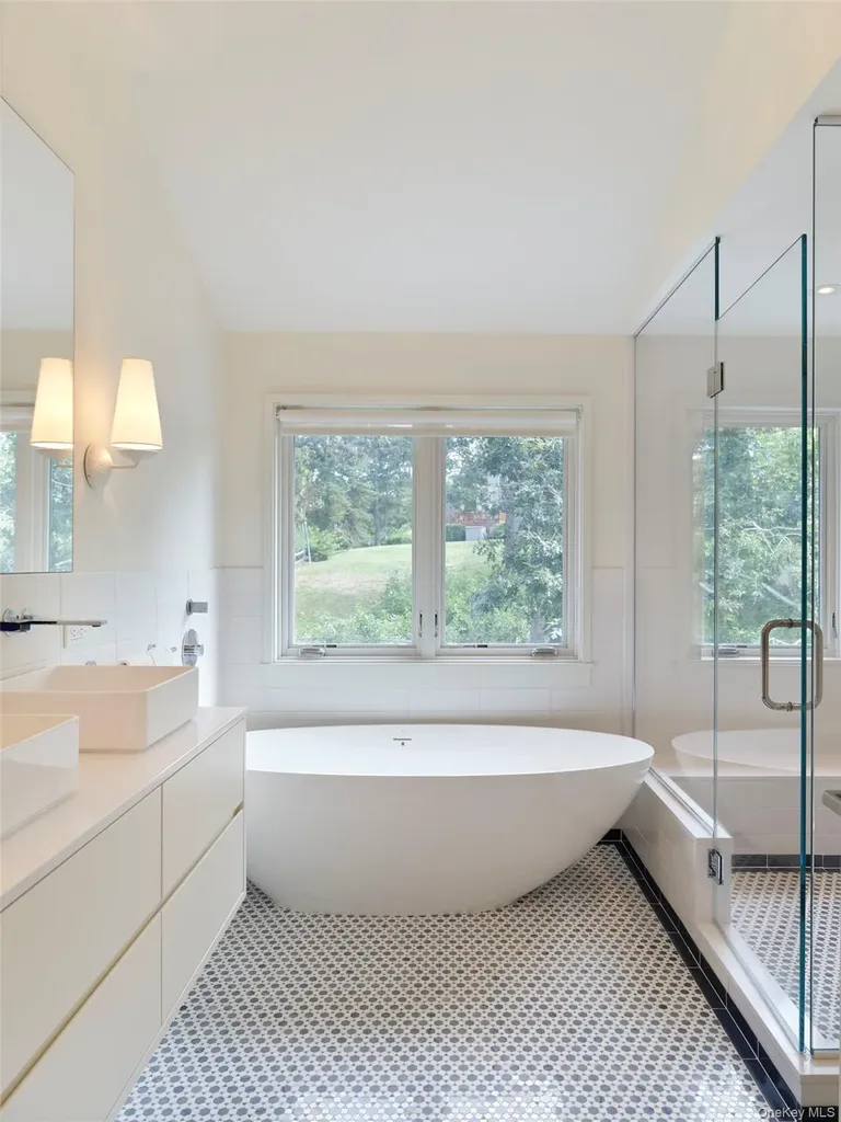 2 Sun Court Hampton Bays NY 11946