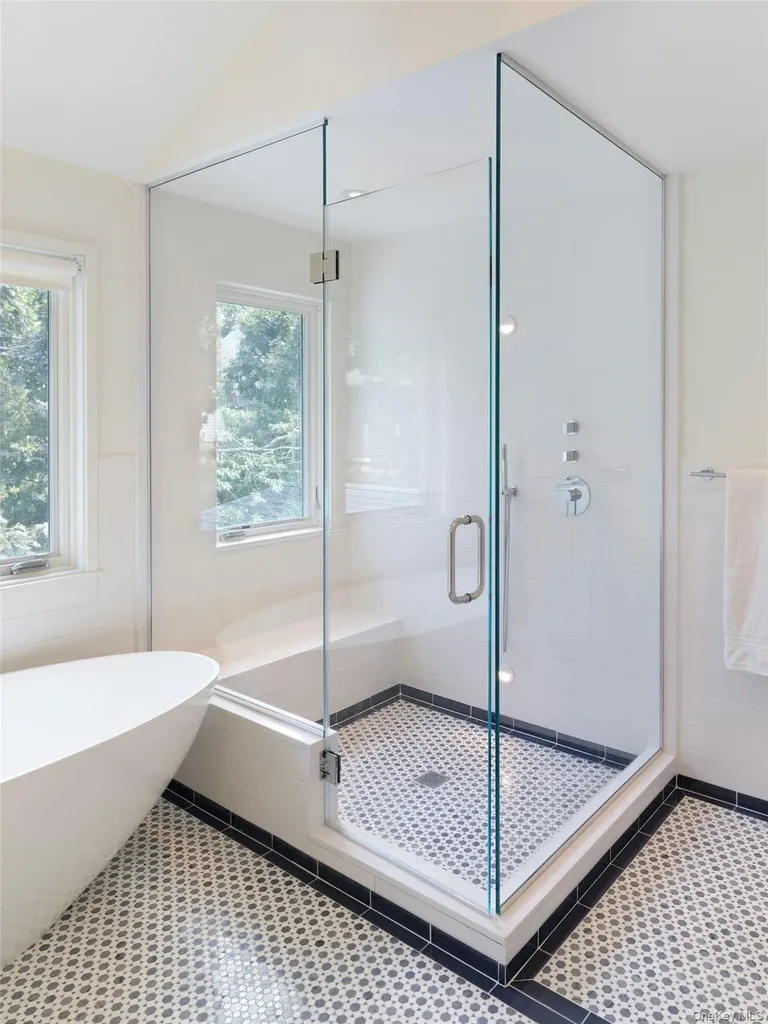 2 Sun Court Hampton Bays NY 11946