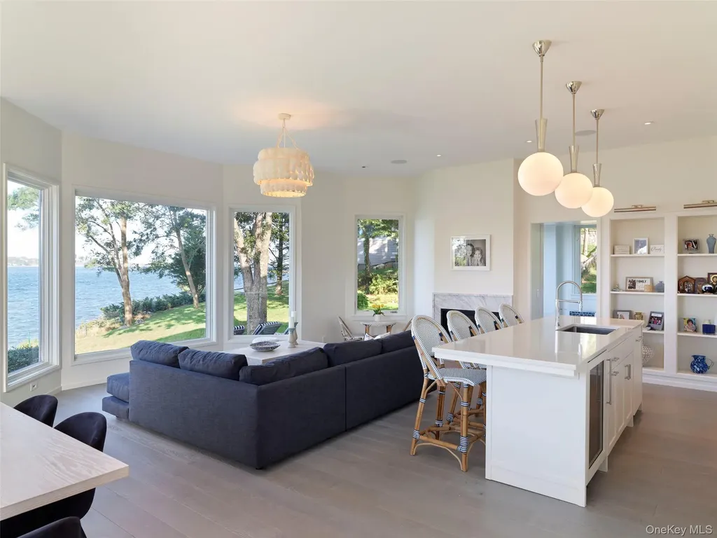 2 Sun Court Hampton Bays NY 11946