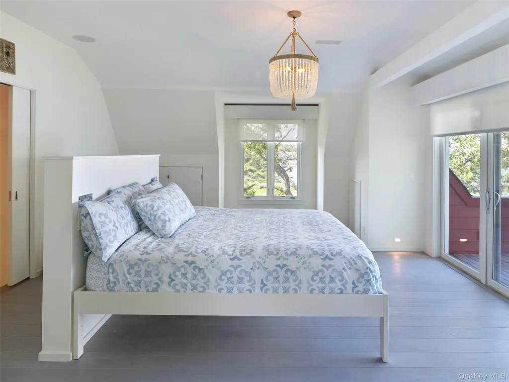 2 Sun Court Hampton Bays NY 11946