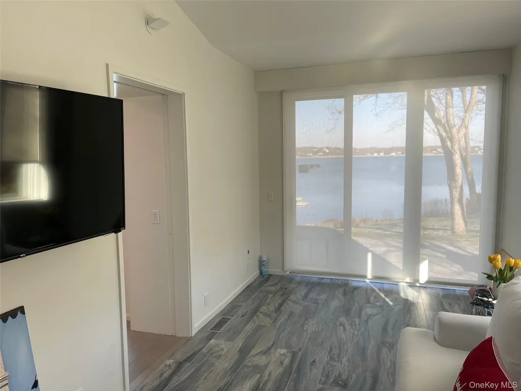 2 Sun Court Hampton Bays NY 11946