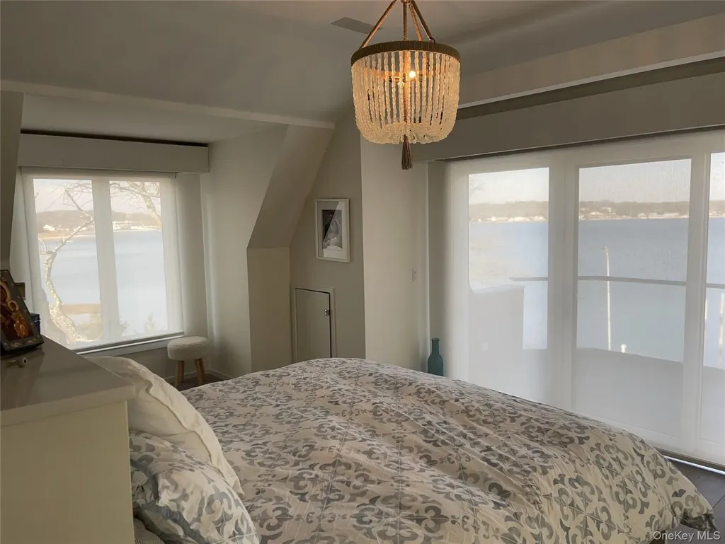 2 Sun Court Hampton Bays NY 11946