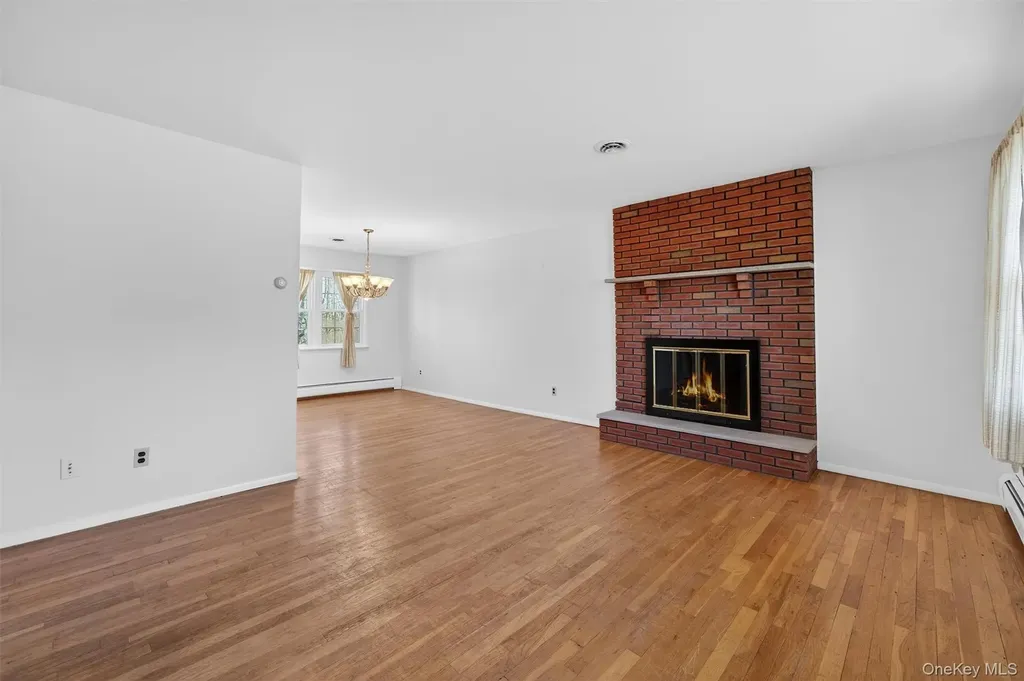 11 Hilltop Lane Warwick NY 10990