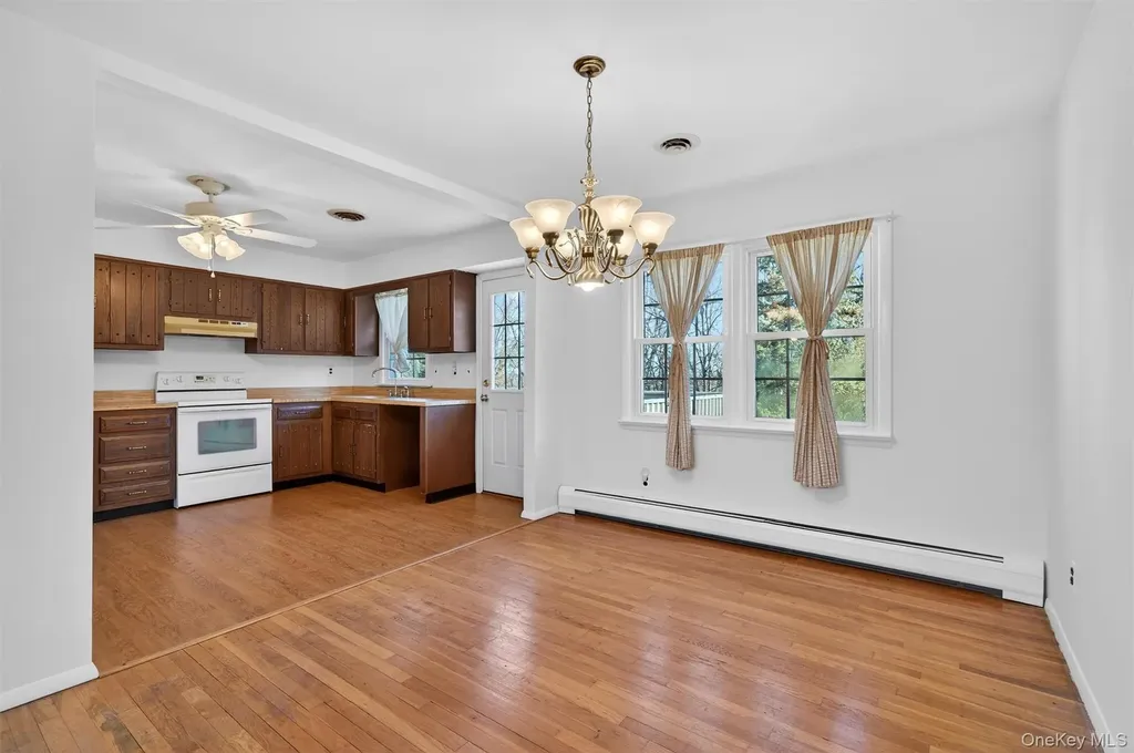 11 Hilltop Lane Warwick NY 10990