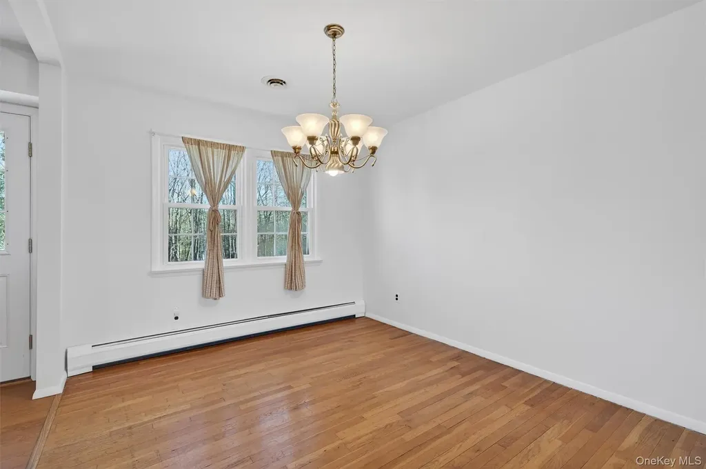 11 Hilltop Lane Warwick NY 10990