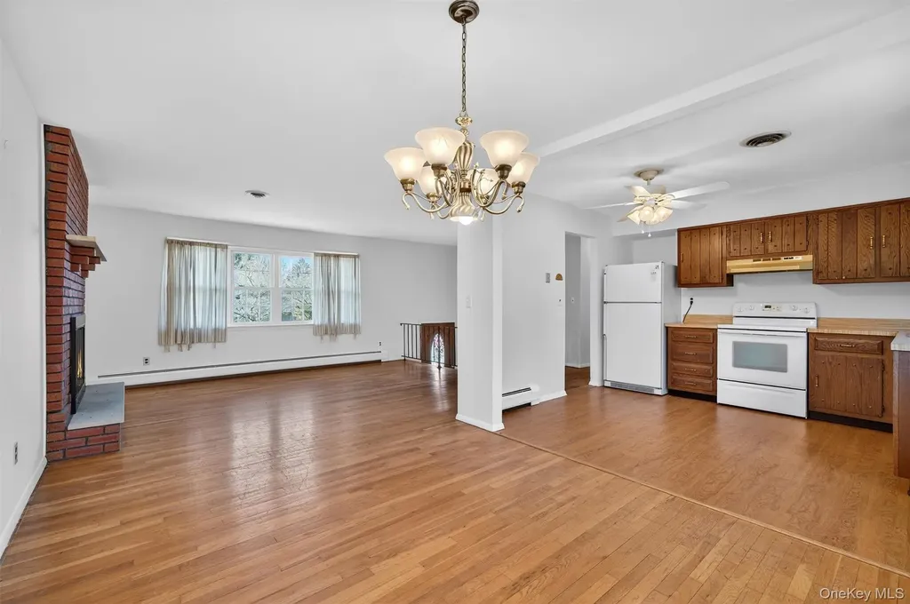11 Hilltop Lane Warwick NY 10990