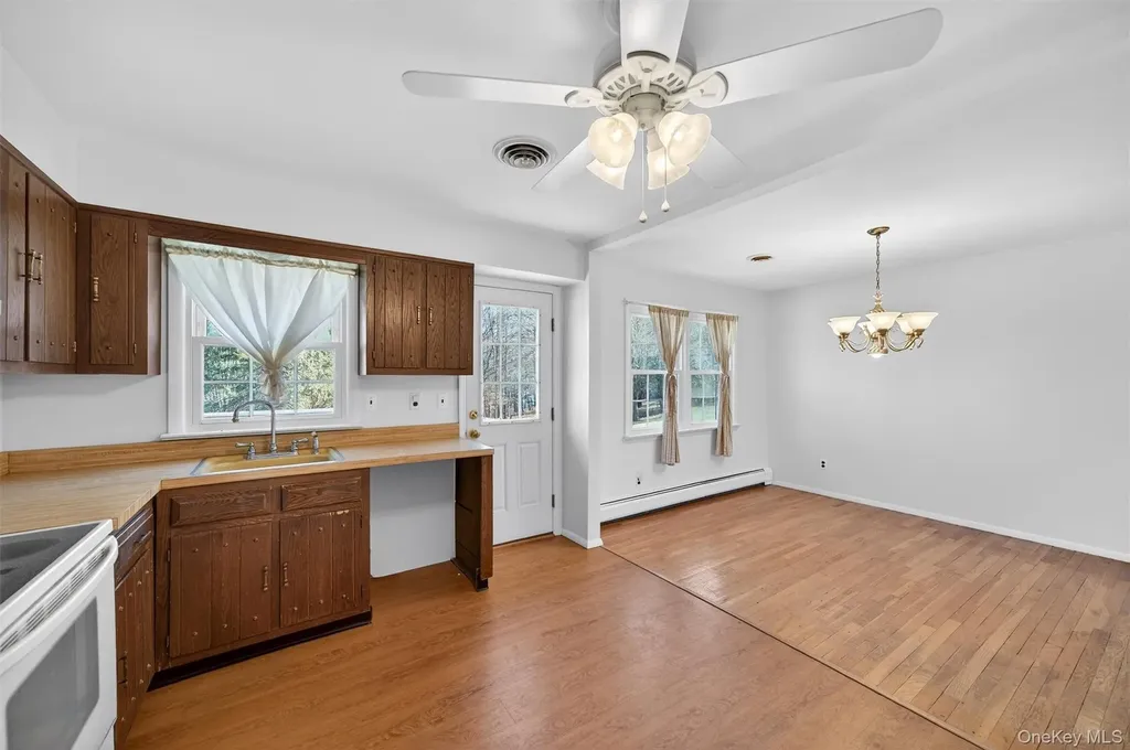 11 Hilltop Lane Warwick NY 10990